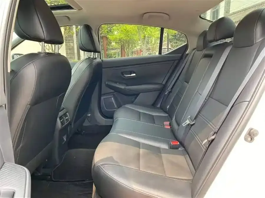 Nissan Sylphy Sylphy 2023 1.6L CVT Enjoy Edition 2024 — миниатюра 4