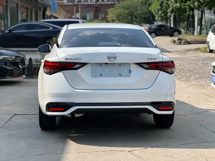 Nissan Sylphy Sylphy 2023 facelift 1.6L CVT Intelligent Driving Edition 2024 — миниатюра 5
