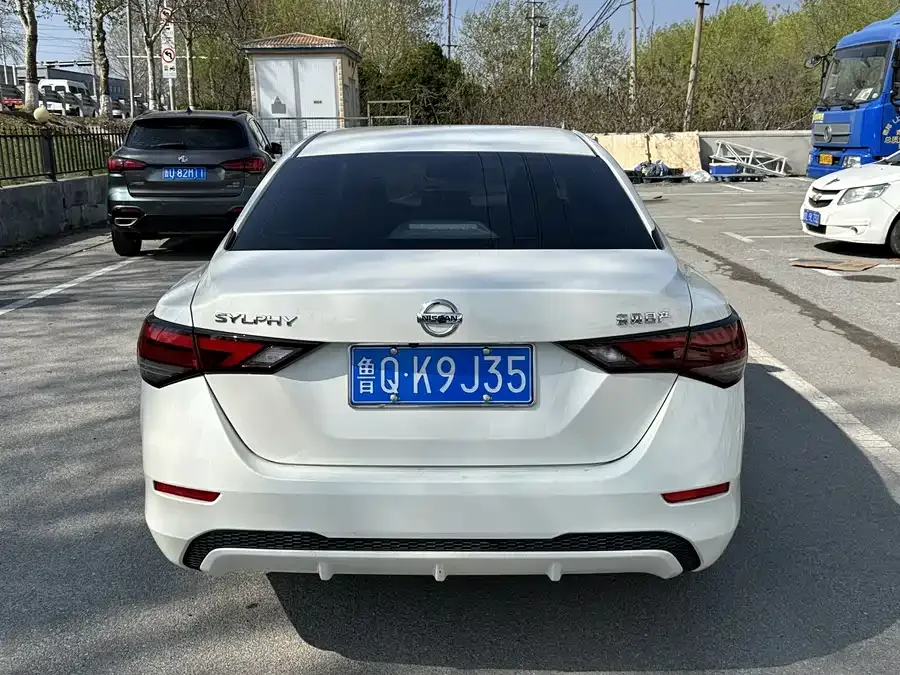 Nissan Sylphy Sylphy 2022 1.6L XL CVT Enjoy Edition 2022 — миниатюра 5