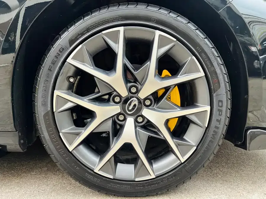 GAC Trumpchi Shadow Leopard Shadow Leopard 2023 270T DCT J16 Edition 2023 — миниатюра 4