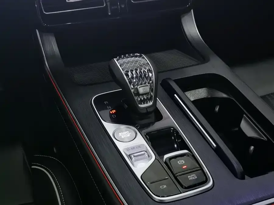 GAC Trumpchi GS8 Trumpchi GS8 2025 Pilot Series 2.0TGDI 4WD Luxury Edition 5-seater 2024 — миниатюра 4