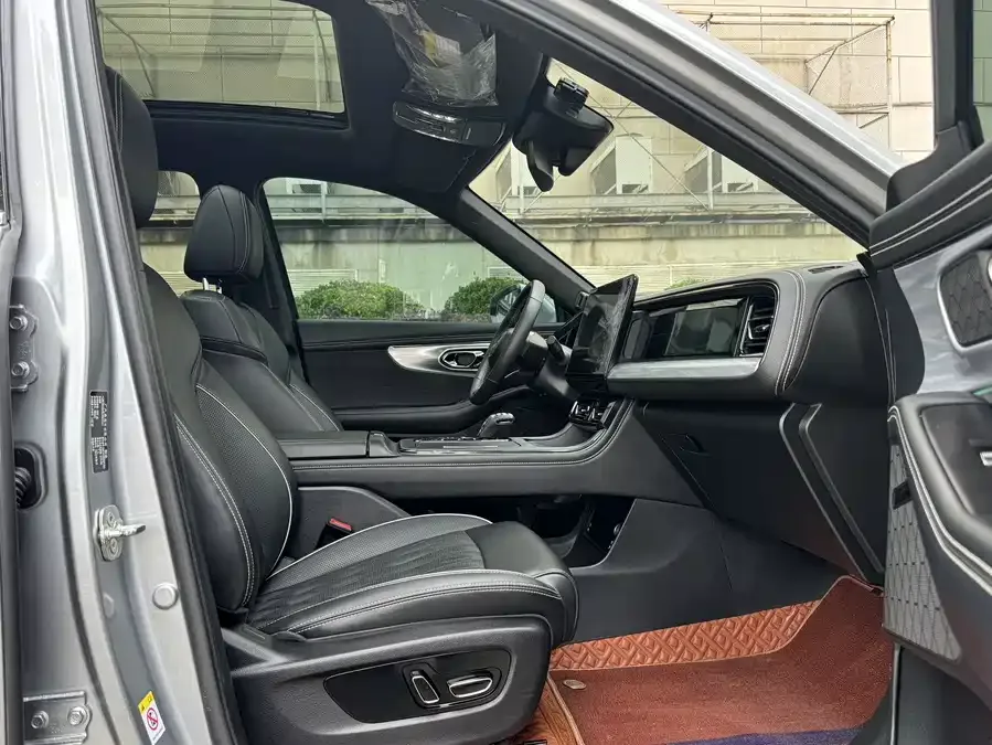 GAC Trumpchi GS8 Trumpchi GS8 2022 Dual Engine Series 2.0TM 4WD Premium Edition (7 seats) 2023 — миниатюра 3