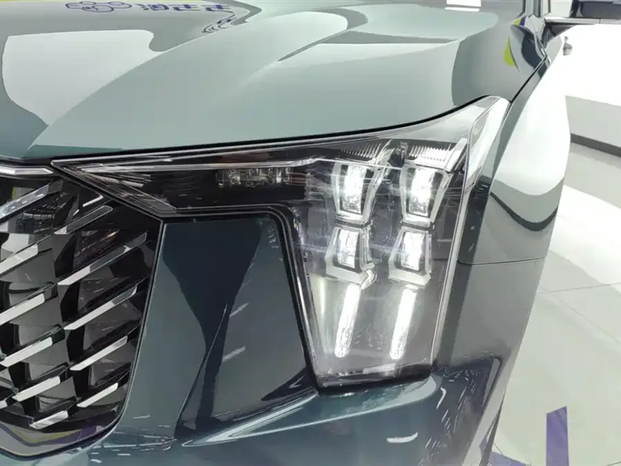 GAC Trumpchi GS8 Trumpchi GS8 2022 Pilot Series 2.0TGDI 2WD Luxury Smart Edition (7 Seaters) 2022 — миниатюра 2