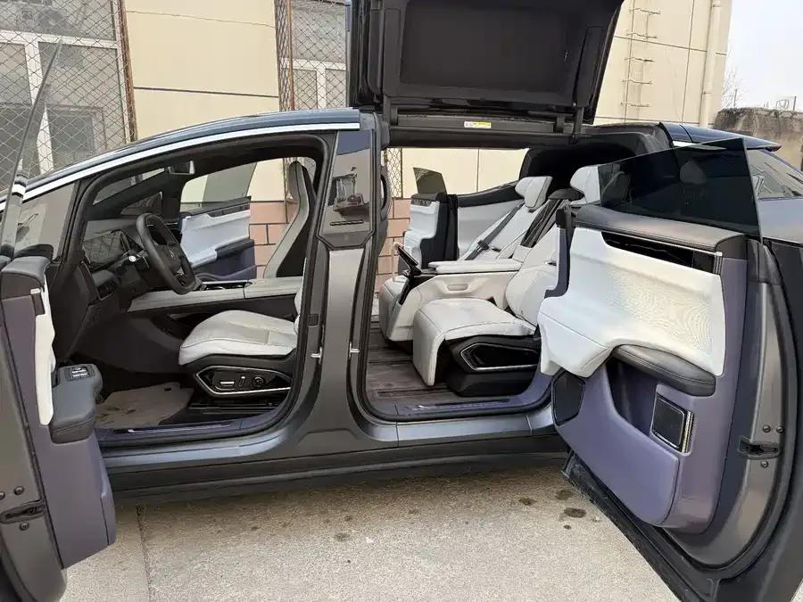 HiPhi X HiPhi X 2021 flagship version 4-seater 2022 — миниатюра 2