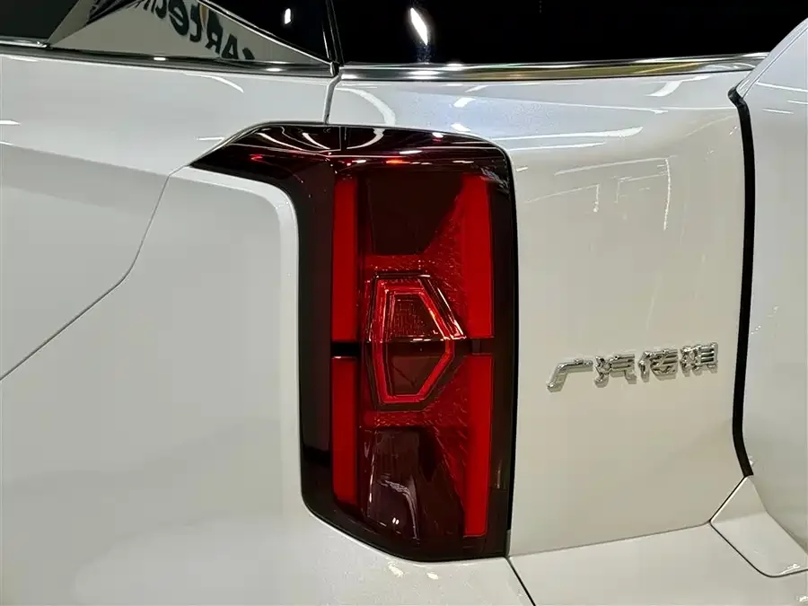 GAC Trumpchi ES9 PHEV Trumpchi ES9 2024 PHEV 143km Traveler Max 2023 — миниатюра 3