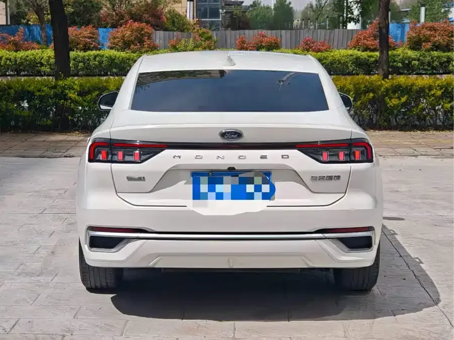Ford Mondeo Mondeo 2022 facelift EcoBoost 245 luxury model 2022 — миниатюра 5