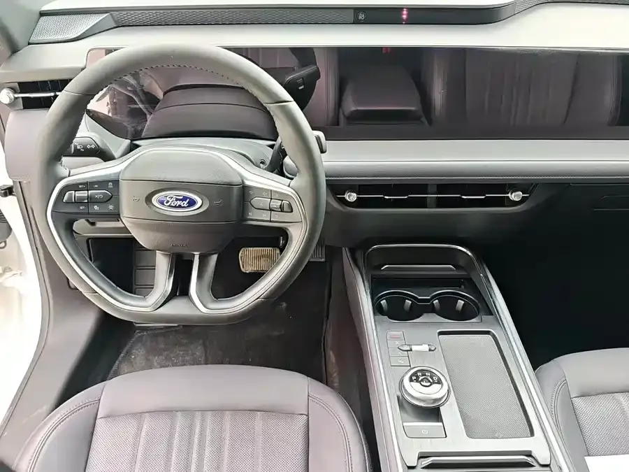 Ford Mondeo 2023 Mondeo EcoBoost 245 Luxury 2024 — миниатюра 3