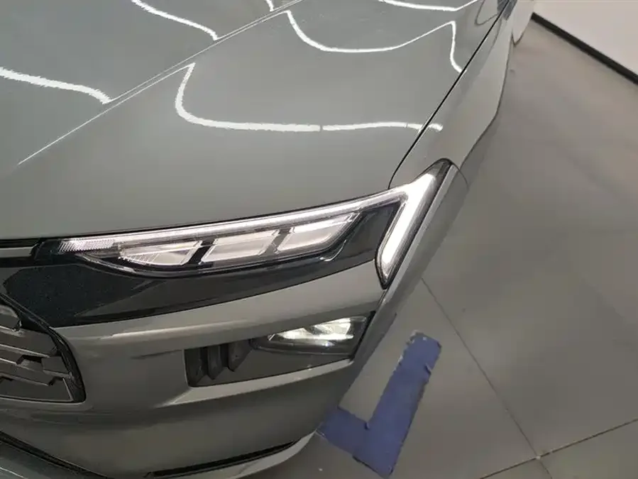 Ford Mondeo 2023 Mondeo EcoBoost 245 Luxury 2024 — миниатюра 5