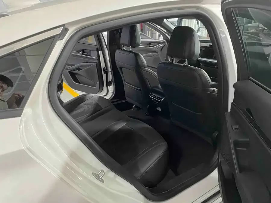 Ford Mondeo 2023 Mondeo EcoBoost 180 Comfort Edition 2024 — миниатюра 3