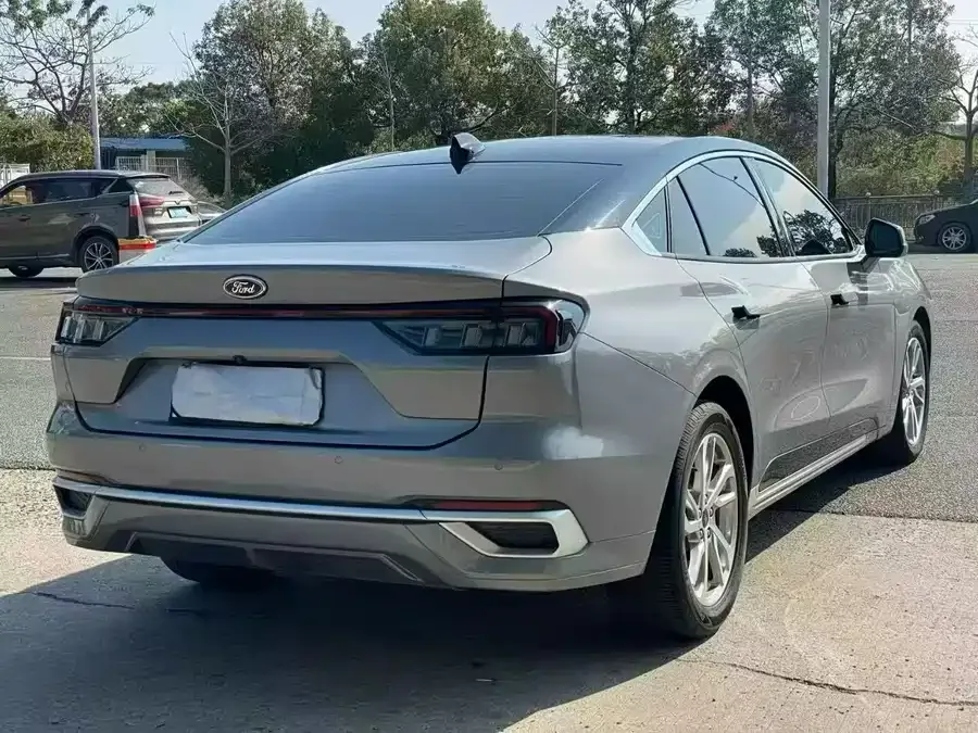 Ford Mondeo 2022 Mondeo EcoBoost 245 Luxury 2022 — миниатюра 3