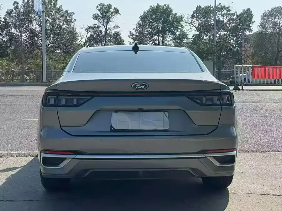 Ford Mondeo 2022 Mondeo EcoBoost 245 Luxury 2022 — миниатюра 5