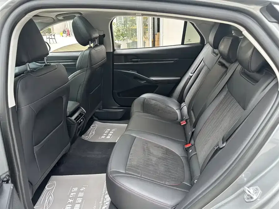 Ford Mondeo 2023 Mondeo EcoBoost 180 Luxury 2024 — миниатюра 4