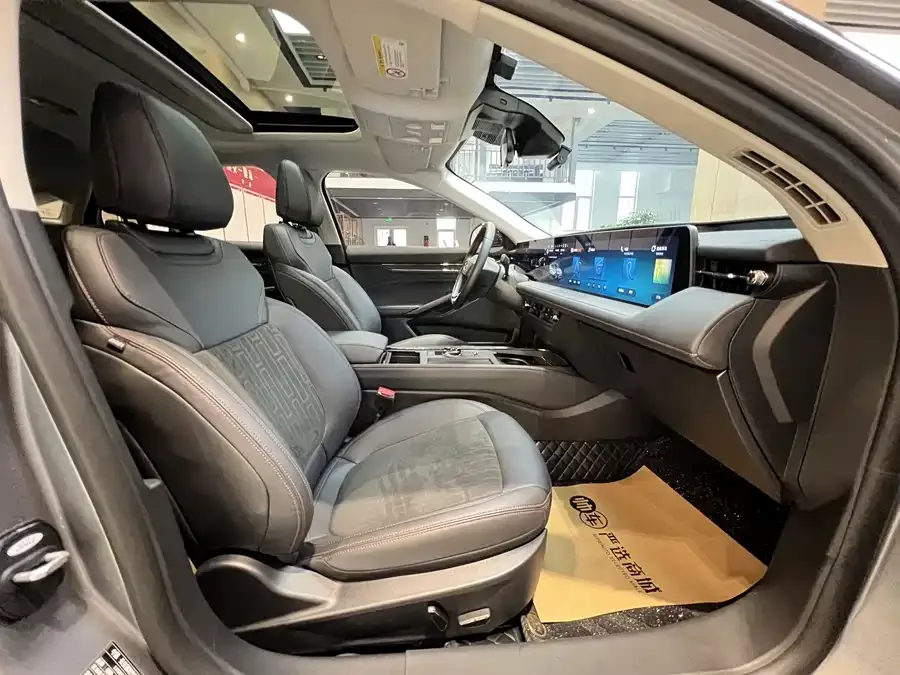 Ford Mondeo 2023 Mondeo EcoBoost 245 Luxury 2024 — миниатюра 5
