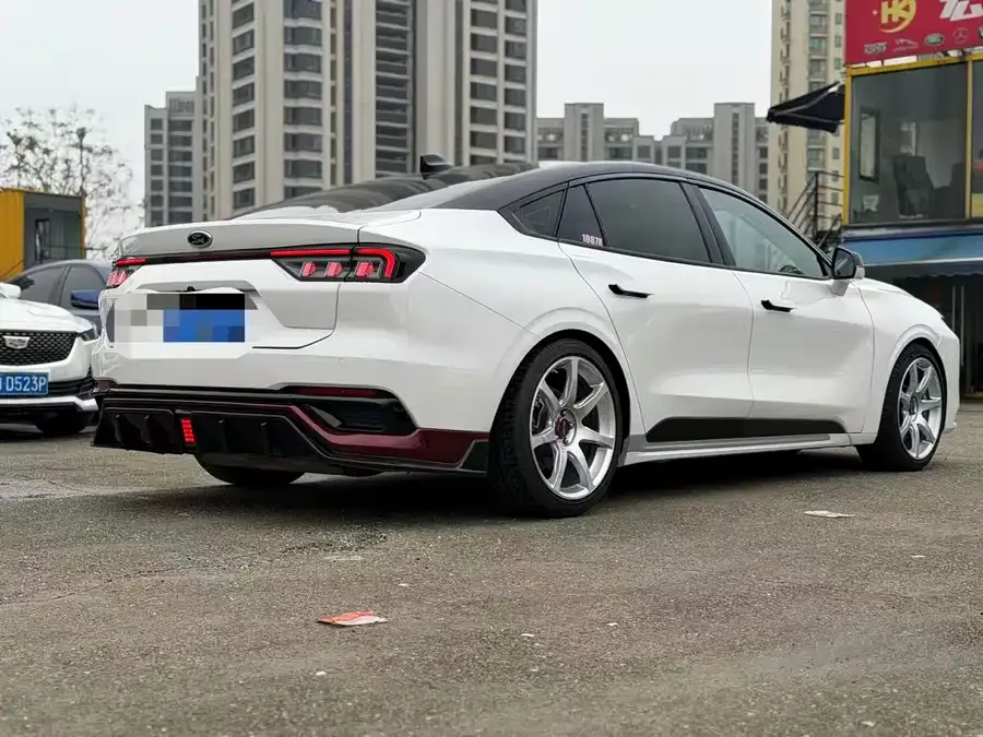Ford Mondeo 2023 Mondeo EcoBoost 245 Luxury 2023 — миниатюра 3