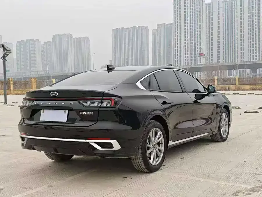 Ford Mondeo 2023 Mondeo EcoBoost 245 Luxury 2024 — миниатюра 3