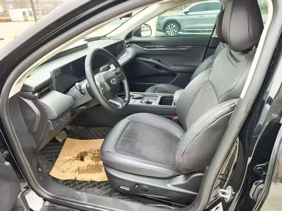 Ford Mondeo 2023 Mondeo EcoBoost 245 Luxury 2024 — миниатюра 4