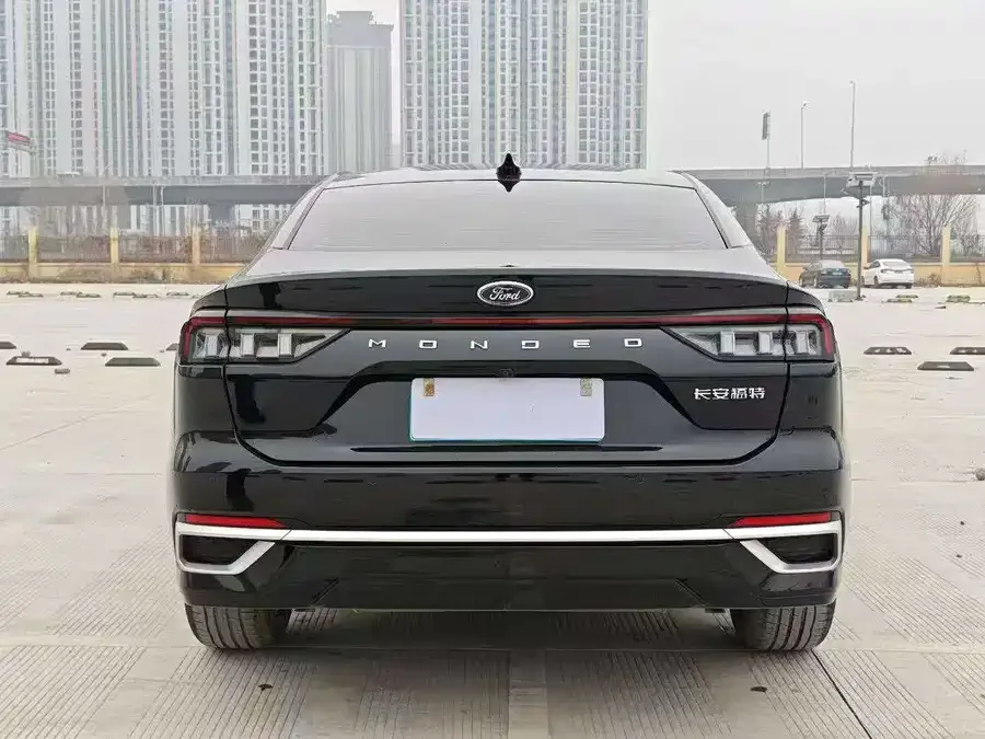 Ford Mondeo 2023 Mondeo EcoBoost 245 Luxury 2024 — миниатюра 5