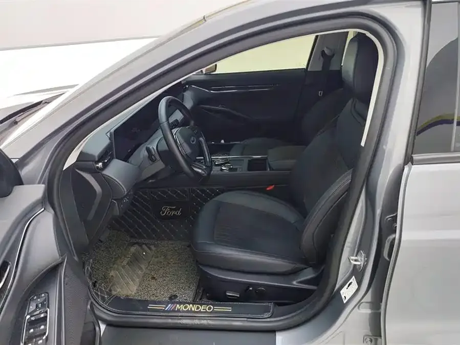 Ford Mondeo 2023 Mondeo EcoBoost 180 Luxury 2023 — миниатюра 3