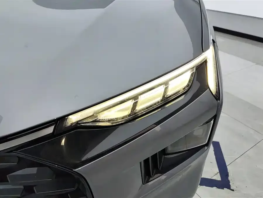 Ford Mondeo 2023 Mondeo EcoBoost 180 Luxury 2023 — миниатюра 5