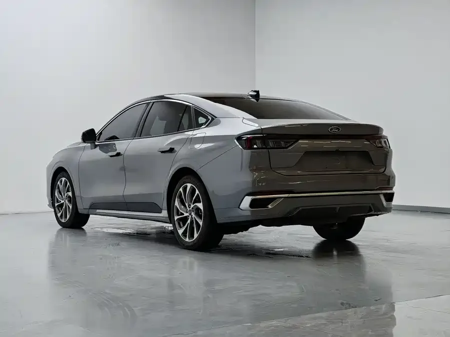 Ford Mondeo 2022 Mondeo EcoBoost 245 Extreme Edition 2022 — миниатюра 3