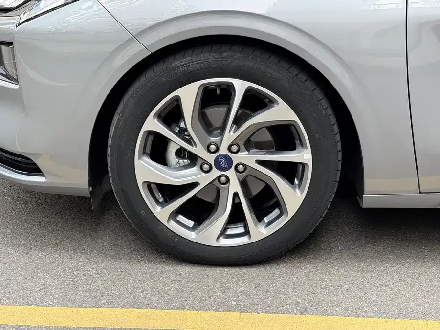Ford Mondeo 2022 Mondeo EcoBoost 245 Extreme Edition 2022 — миниатюра 2