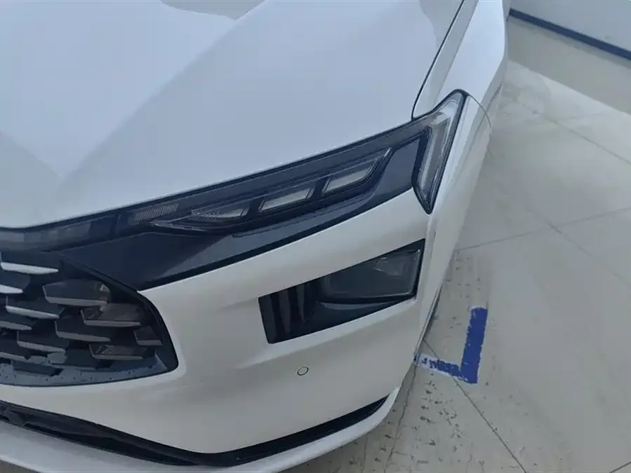 Ford Mondeo 2022 Mondeo EcoBoost 245 Extreme Edition 2022 — миниатюра 2