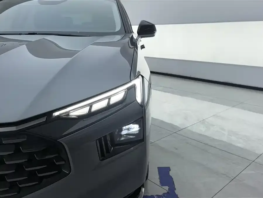 Ford Mondeo 2022 Mondeo EcoBoost 245 Luxury 2024 — миниатюра 2