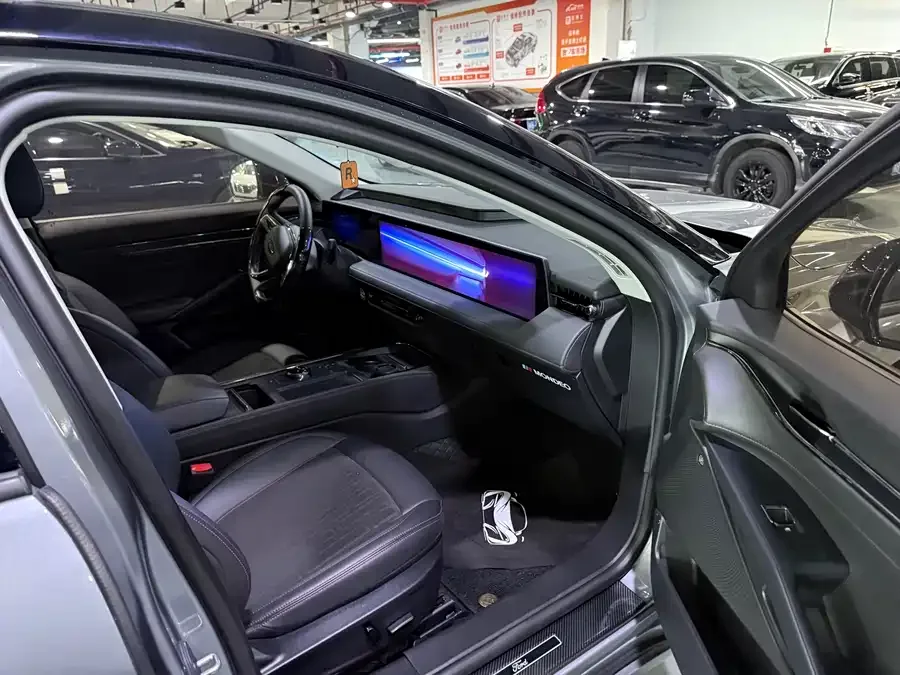 Ford Mondeo 2023 Mondeo EcoBoost 245 Luxury 2024 — миниатюра 3