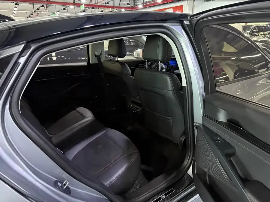 Ford Mondeo 2023 Mondeo EcoBoost 245 Luxury 2024 — миниатюра 5