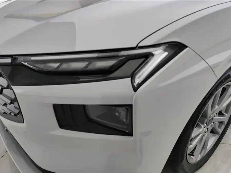 Ford Mondeo 2023 Mondeo EcoBoost 180 Luxury 2023 — миниатюра 2