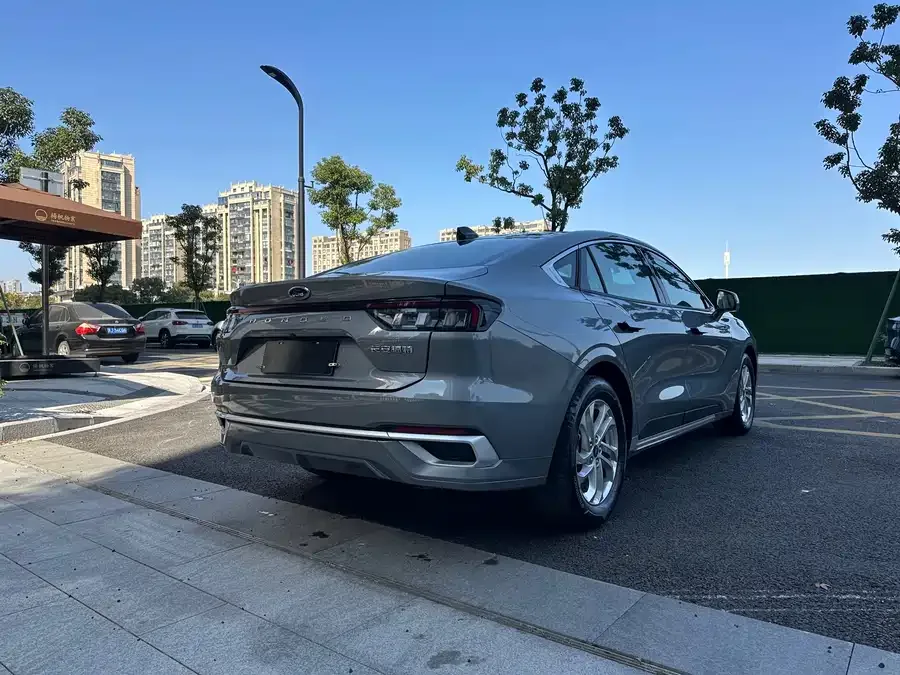 Ford Mondeo 2023 Mondeo EcoBoost 180 Comfort Edition 2024 — миниатюра 2