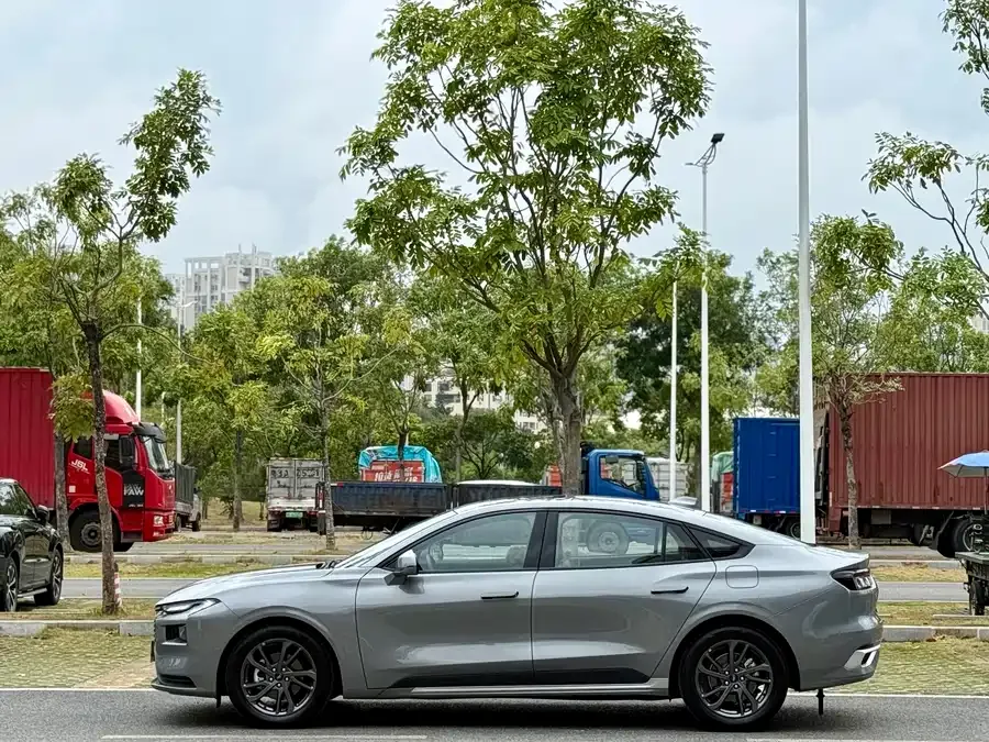 Ford Mondeo Mondeo 2025 2.0T EcoBoost Luxury Edition 2025 — миниатюра 2