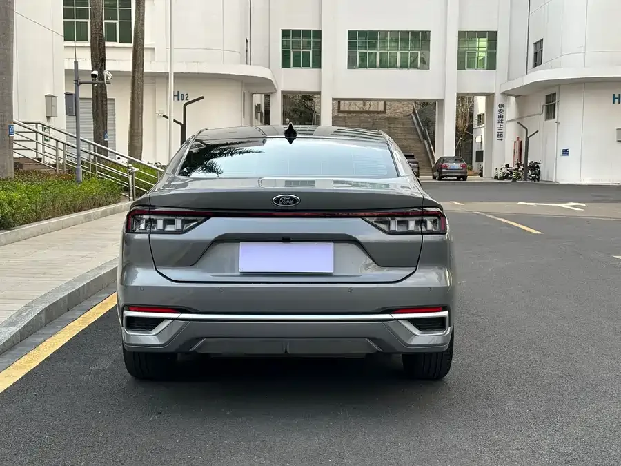 Ford Mondeo Mondeo 2025 2.0T EcoBoost Luxury Edition 2025 — миниатюра 2