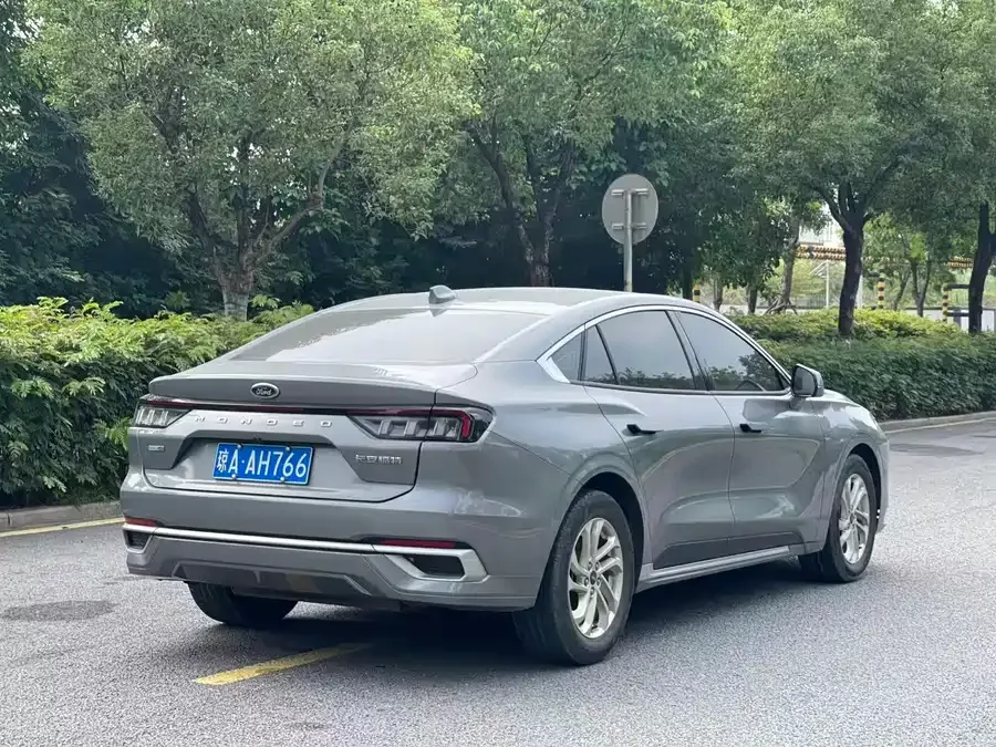 Ford Mondeo 2022 Mondeo EcoBoost 245 Fashion Edition 2023 — миниатюра 4