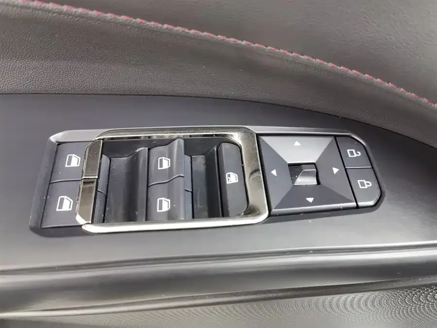Ford Mondeo 2023 Mondeo EcoBoost 180 Comfort Edition 2023 — миниатюра 3