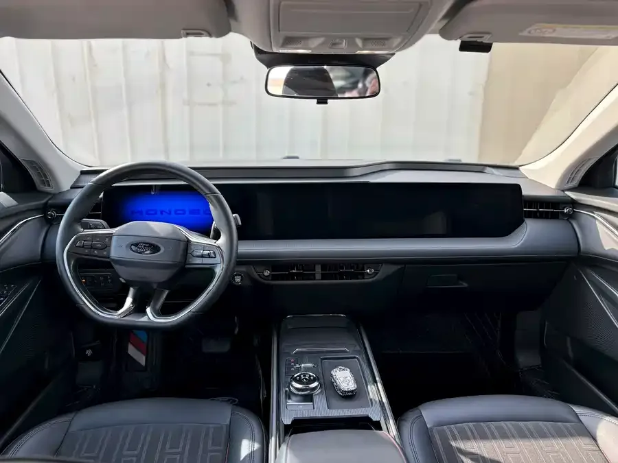 Ford Mondeo 2023 Mondeo EcoBoost 180 Luxury 2023 — миниатюра 2