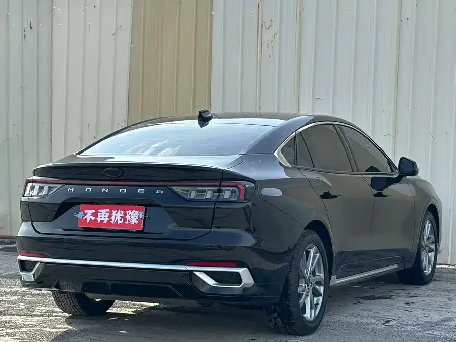 Ford Mondeo 2023 Mondeo EcoBoost 180 Luxury 2023 — миниатюра 3