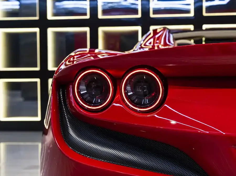Ferrari F8 Ferrari F8 2020 Spider 3.9T V8 2023 — миниатюра 4