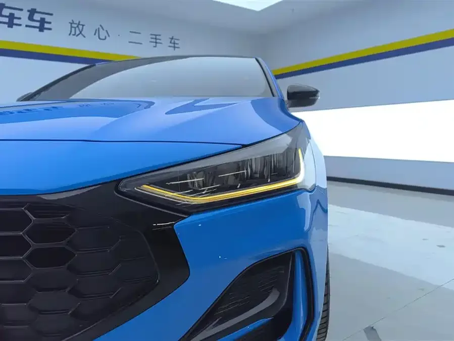 Ford Focus Focus 2022 sedan EcoBoost 180 automatic ST Line 2023 — миниатюра 5