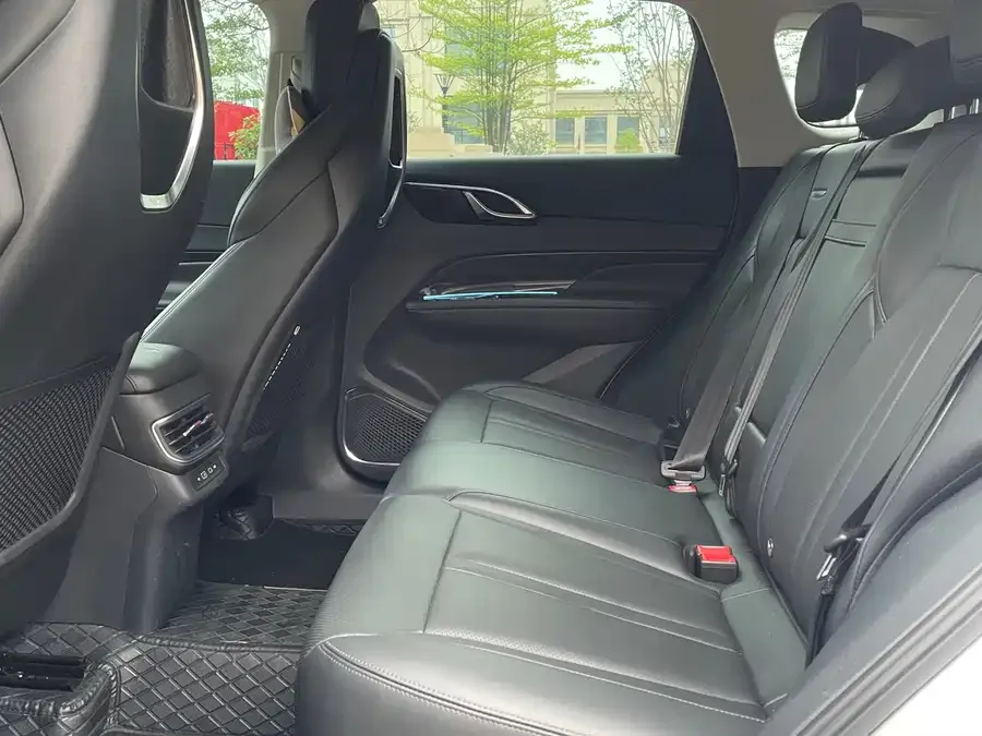 Hongqi HS3 Hongqi HS3 2023 2.0T 2WD available 2024 — миниатюра 2