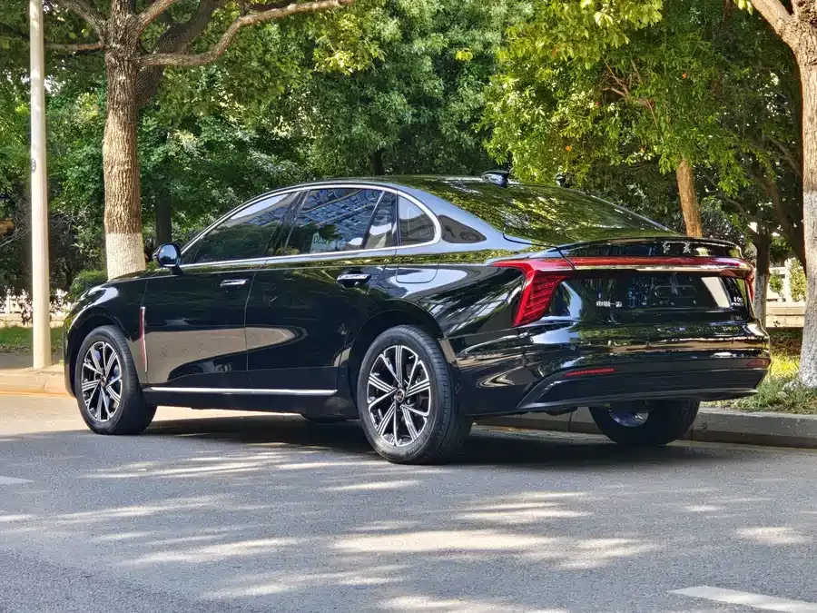 Hongqi H5 PHEV Hongqi H5 PHEV 2025 170 Super Hybrid Edition 2025 — миниатюра 4