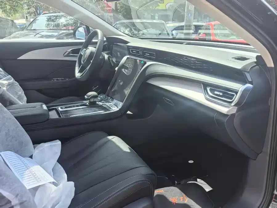 Hongqi H5 PHEV Hongqi H5 PHEV 2025 130 Super Hybrid Edition 2026 — миниатюра 5