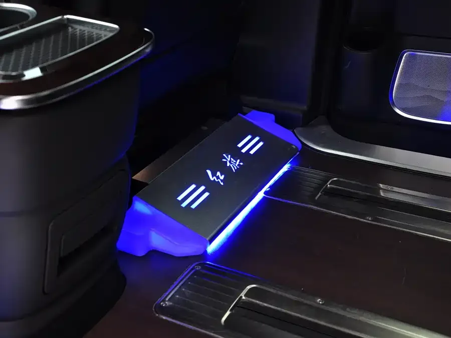 Hongqi HQ9 PHEV Hongqi HQ9 PHEV 2024 2.0T 4WD Luxury Edition 2024 — миниатюра 3