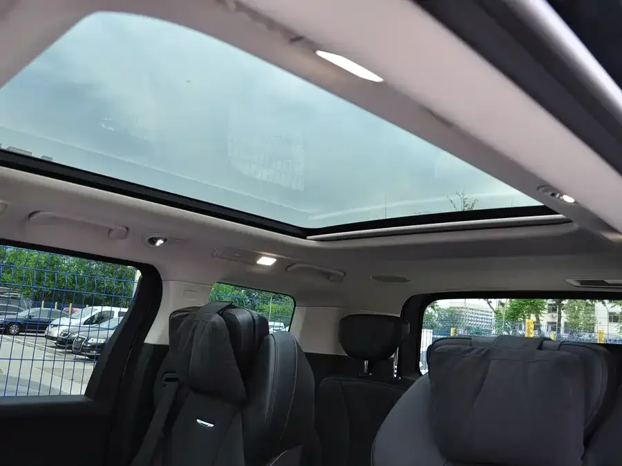 Hongqi HQ9 PHEV Hongqi HQ9 PHEV 2024 2.0T 4WD Luxury Edition 2024 — миниатюра 4