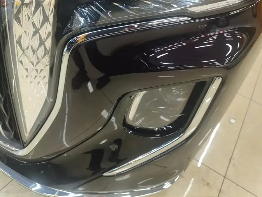 Hongqi HQ9 PHEV Hongqi HQ9 PHEV 2024 2.0T 4WD Luxury Edition 2024 — миниатюра 2