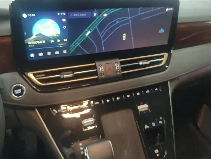 Hongqi HQ9 PHEV Hongqi HQ9 PHEV 2024 2.0T 4WD Luxury Edition 2024 — миниатюра 4