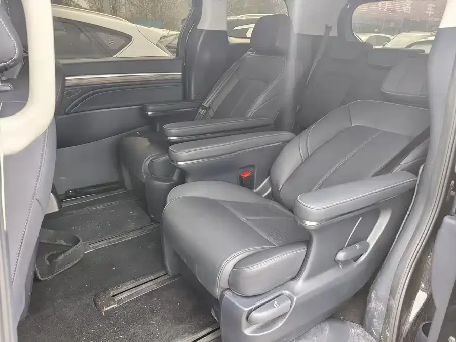 GAC Trumpchi M8 Trumpchi M8 2024 Lingxiu Series 390T Luxury Edition 2025 — миниатюра 2