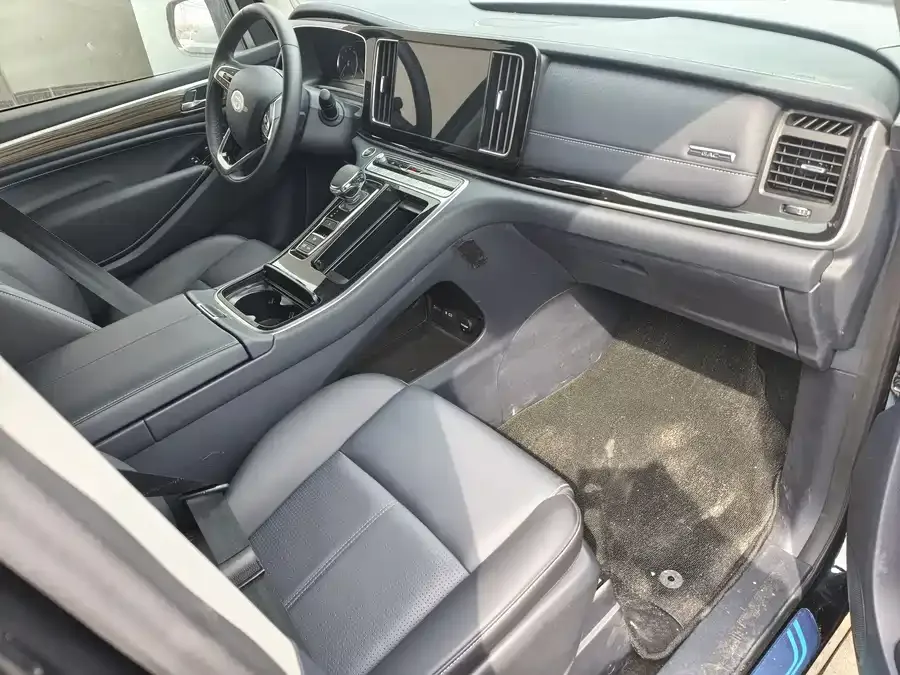 GAC Trumpchi M8 Trumpchi M8 2024 Lingxiu Series 390T Luxury Edition 2025 — миниатюра 3