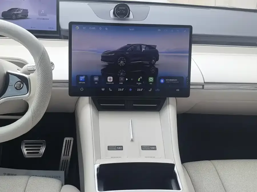 Smart world R7 Zhijie R7 2024 pure electric 802km Max 2024 — миниатюра 5