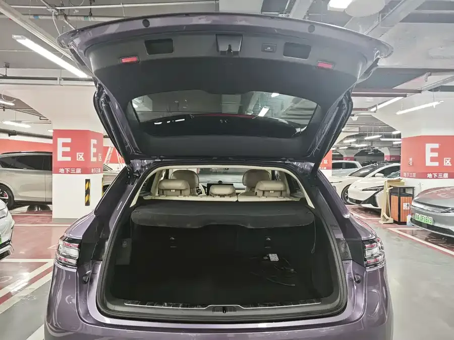AITO M5 M5 2025 Extended Range Ultra 4WD Edition 2025 — миниатюра 4